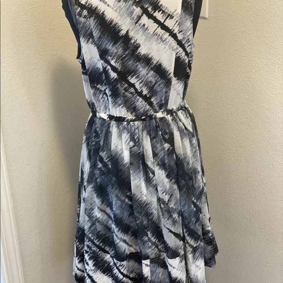 SIMPLY VERA WANG DRESS ABSTRACT WEARABLE ART - Picture 4 of 6